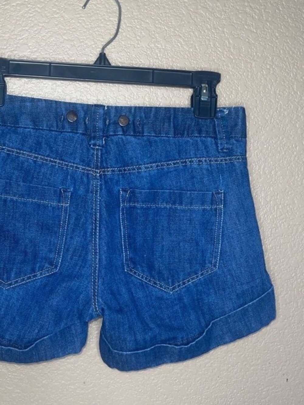 denim cuffed shorts size 8 w26🎋 - Picture 2 of 2